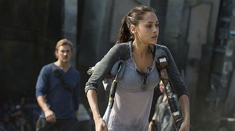 ‘the 100 Lindsey Morgan On Ravens New Obstacles And Rekindling The Past