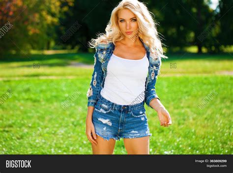 Beautiful Sexy Blonde Image And Photo Free Trial Bigstock Free