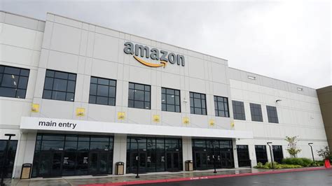 Amazon Packs Millions Of Orders At Its Troutdale Fulfillment Center