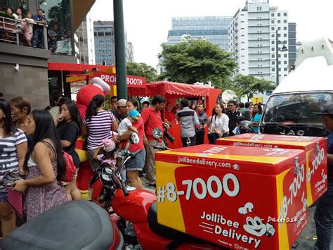 Jollibee 1000th Store Opens At Bgc With Anne Curtis Daddy O