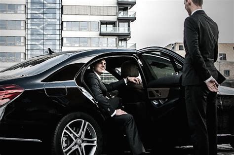 We Offer Reliable And Comfortable Airport Chauffeur Services
