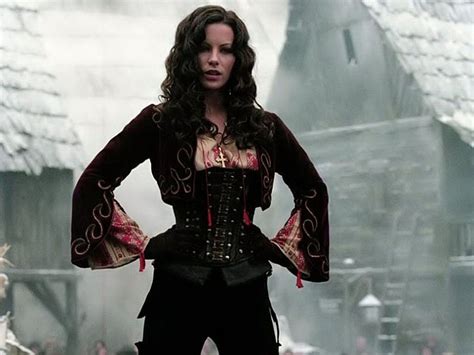 Online Crop Hd Wallpaper Movie Van Helsing Anna Valerious Kate Beckinsale Wallpaper Flare