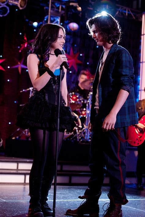 Victorious Beck And Tori Kiss