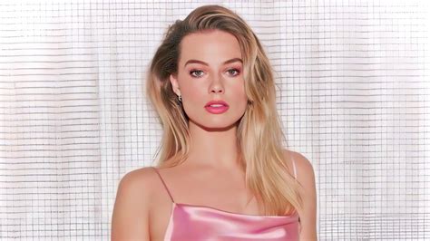 Australian Actress Blue Eyes Margot Robbie Is Wearing Pink Dress 4k Hd