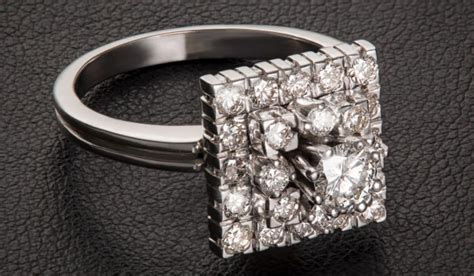 Jun 10, 2020 · the best way to clean platinum is to use a gentle jewelry cleaner made specifically for platinum, like the inexpensive connoisseurs precious jewelry cleaner. How to clean white gold jewelry | White gold ring | Fabulously