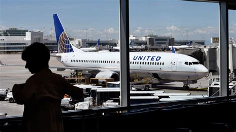 United Airlines Sending Layoff Notices To Nearly Half Of Us Employees