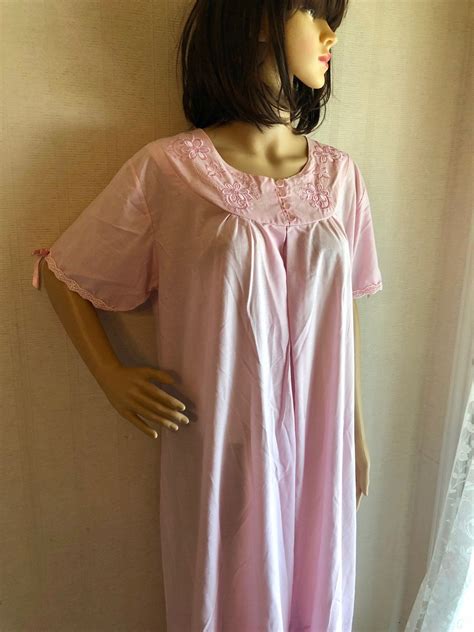 Vintage Styley Lightweight Pink Nightgown House Dress Muumuu XL Boho Caftan Embroidered Caftan