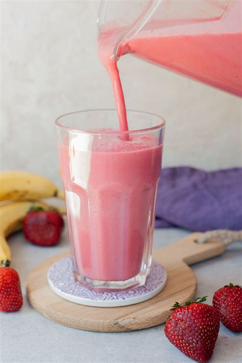 How To Make A Banana Strawberry Milkshake