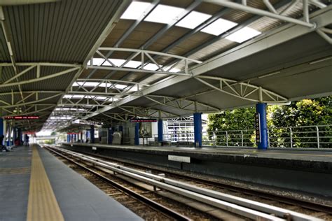 Hang tuah station is an interchange station in the pudu district of kuala lumpur, malaysia, between the ampang and sri petaling lines (formerly known as star) and the kl monorail. Hang Tuah LRT station | Malaysia KLIA2 - Kuala Lumpur ...