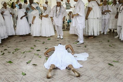 Brazilian Candomble Ceremonies Honor Goddesses Lemanja And Oxum Photos Abc News