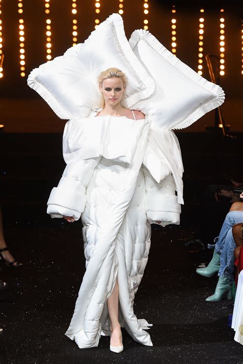 Viktor And Rolf Fall 2018 Couture Fashion Show Collection See The