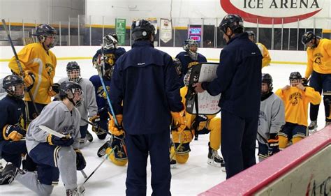 7 Traits For Successful Hockey Coaches Hockeyneeds
