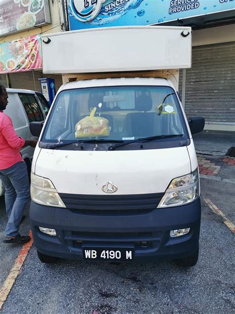 Kelebihannya supaya pokok cepat besar, kuat cengkaman serta berbuah lebat. Gerai Kari Kepala Ikan "Bawah Pokok" Bangsar Kene Roboh ...