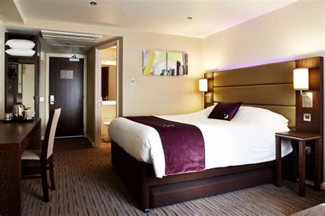 23 largo road, st andrews ky16 8nh scotland. PREMIER INN LONDON TOLWORTH - Updated 2019 Prices, Hotel ...