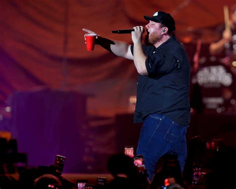 Must See Luke Combs Releases Incredible Sec Hype Video Southonya