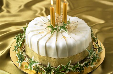 It's time to turn seasonal into sensational with our best christmas cake recipes. Pleated Shimmer Christmas Cake | Recipes | GoodtoKnow
