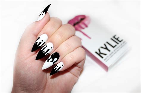 Kylie Jenner Pink Drip Nails 10 Unique Nail Designs Of Kylie Jenner