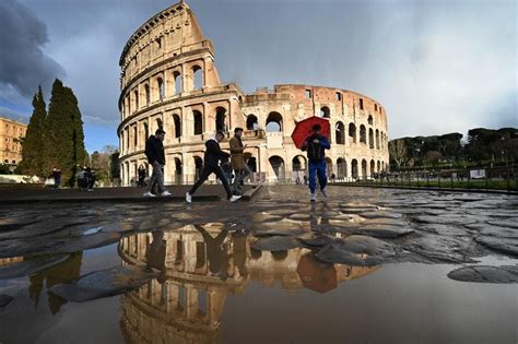 Roma ( toplam yüzölçümü : 15 Million in Lockdown: Italy Imposes Quarantine on Milan ...