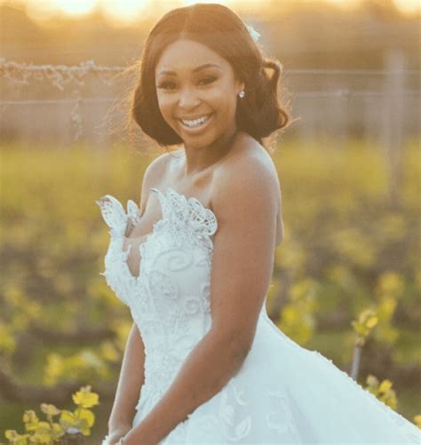 South African Tv Personality Minnie Dlamini Shares More Stunning Photos