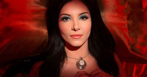 Review ‘the Love Witch Hell Bent On Capturing Your Heart The New