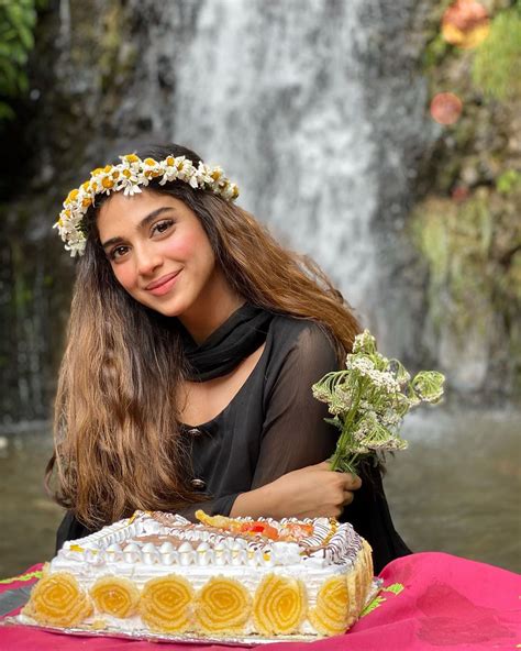 Beautiful Sonya Hussyn Celebrating Her 29th Birthday Pakistani Drama