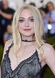 Dakota Fanning Just Rocked The Coolest Glitter Roots We’ve Ever Seen ...