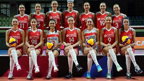 Volleyball Turkish Women To Fight For 2020 Olympics Turkish News