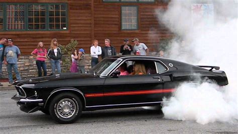 Classic Mustang Doing A Burnout At Jenkins Cruise In And Burnouts Youtube
