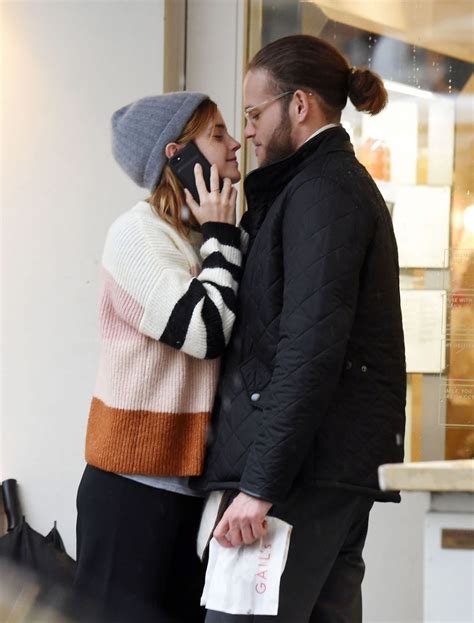 Emma Watson Kissing Her Boyfriend Leo Robinton