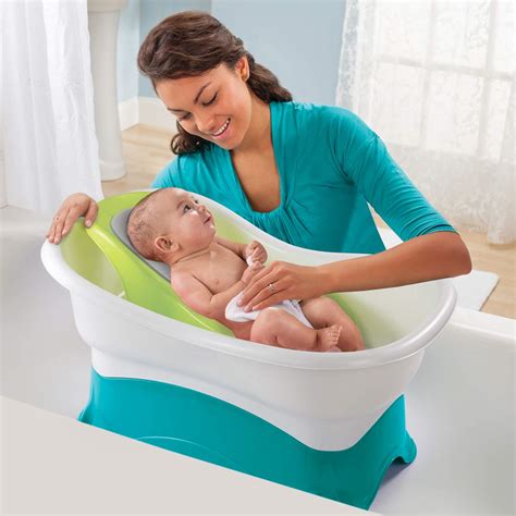 Shnuggle's baby bath has a unique design that aims to snuggle baby and create the best bathtub for sitting baby upright, making bath time more enjoyable for them and parents. The 10 Best Baby Bath Tubs | Parents