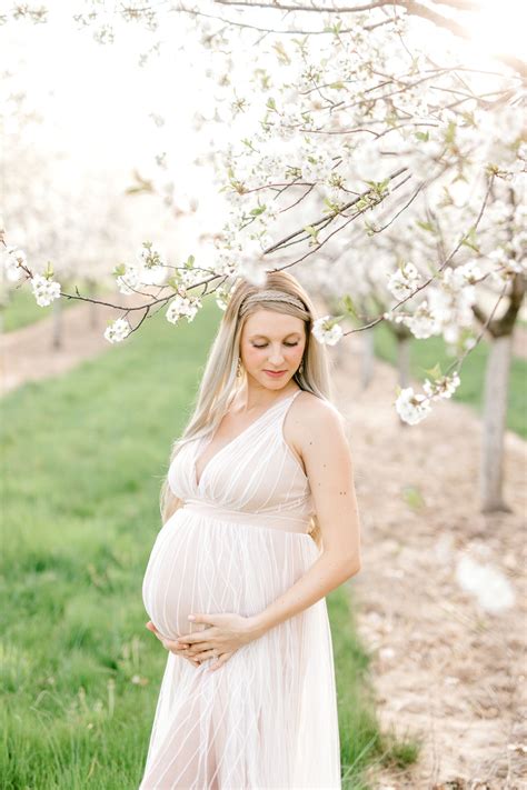 Spring Cherry Blossom Maternity Session Jaky Chuk Mattawan Michigan — Laurenda Marie