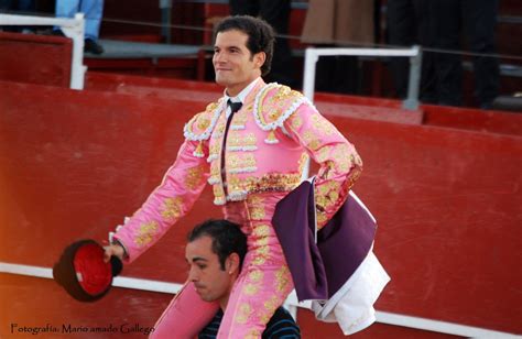 Toro Torero Y Afición César Casos Apoderado De Luis Miguel Amado En