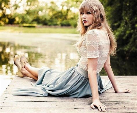 Taylor Swift Vintage Photoshoot