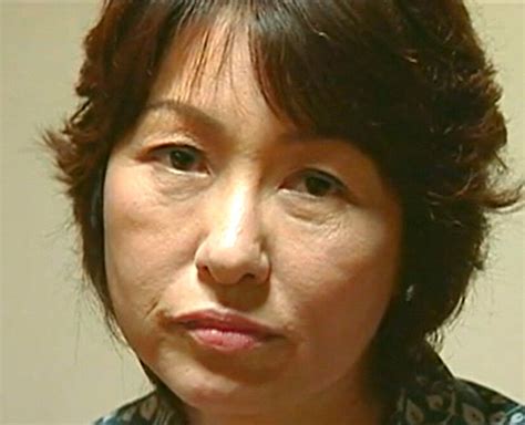 里中亜矢子 「寂しいわ…」熟女母が夫に入院で寂しくなり連れ子を呼んで生sex！ おばちゃん倶楽部