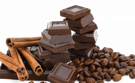 Biji coklat ini diolah hingga jadi bubuk coklat yang bisa dijadikan untuk membuat minuman. Cara Membuat Coklat dari Coklat Batangan dan Bubuk Coklat