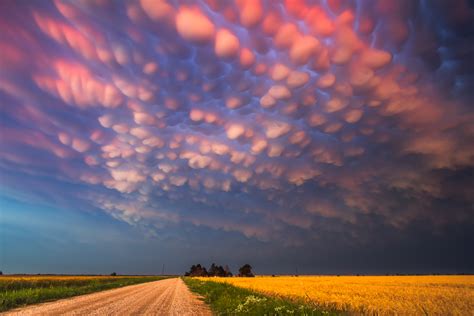 Mike Hollingshead Storm Chasing Photography The Coolector