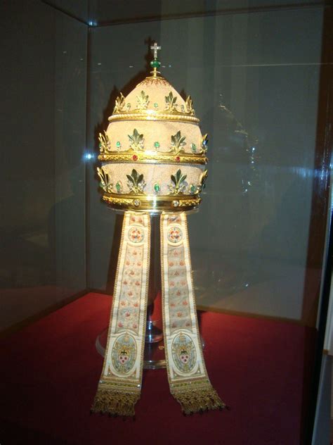 Te Igitur Symbolism Of Papal Coronation And Tiara