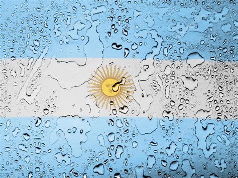 Salve, argentina bandera azul y blanca jirón del cielo en donde impera el sol tu la más noble la más gloriosa y santa el. Bandera Argentina En El Agua - 1024x768 Wallpaper - teahub.io
