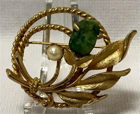Lot Vintage Signed Sarah Coventry Gold Tone Floral Brooch W Jade