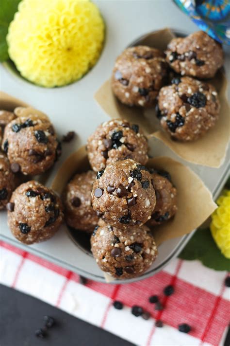 I used to have a cat named spock that would eat butterscotch pudding, blueberry muffins, chili, jalapeno peppers, and all kinds of other stuff as well. Blueberry Chocolate Chip Muffin Energy Balls | Recipe ...