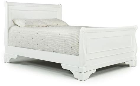 New Classic Home Furnishings Versaille White Eastern King Sleigh Bed