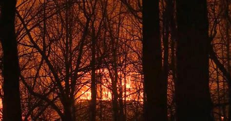 Thousands Flee Gatlinburg As Wildfires Burn In Tennessee Cbs News