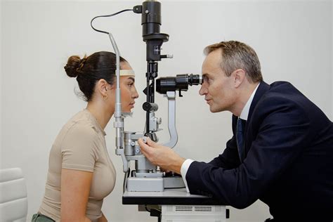 Richard Scawn Top Consultant Oculoplastic And Ophthalmic Surgeon West