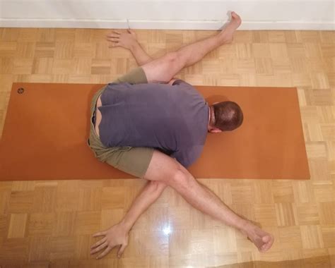Pretzel Pose Yoga