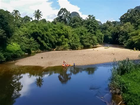 When cycling through malaysia, there are many locations that are worth visiting: Sarawak Rainforest Bike Tour (Malaysia, Borneo)