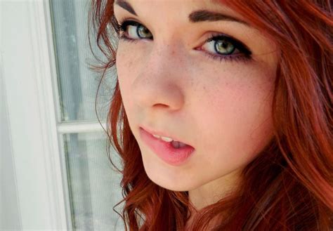 Download Hd Wallpapers Of Redhead Women Green Eyes Face