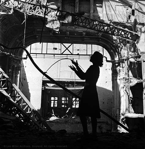Lee Miller A Womans War Vogue Photographer Lee Miller In Hitlers