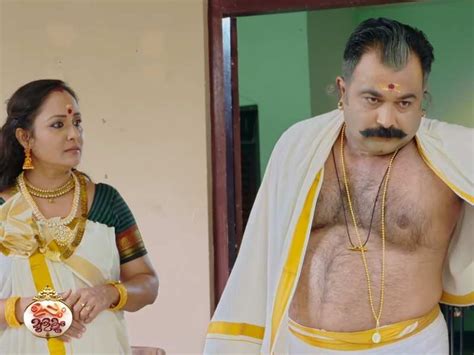 Neelu Uppum Mulakum Balu Neelu Stuns Fans Portraying Thamburan And Sexiz Pix