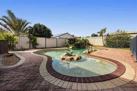 Please do not call other court departments. 5 Emu Court, High Wycomb | Property History & Address ...