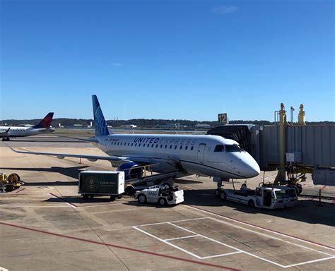 United Airlines Adds More Embraer E175s As Bombardier Crj550 Fleet